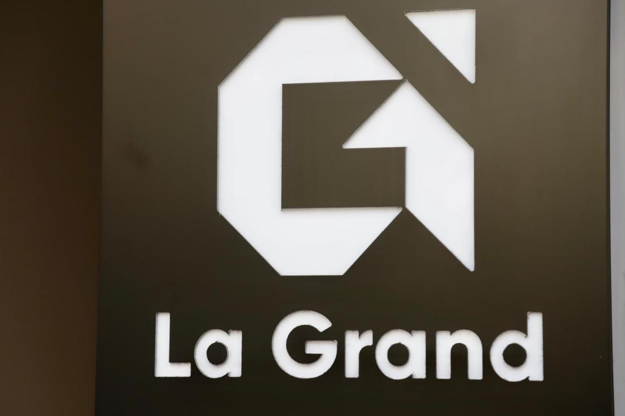 شقة La Grand - New Bazaar تيرانا المظهر الخارجي الصورة